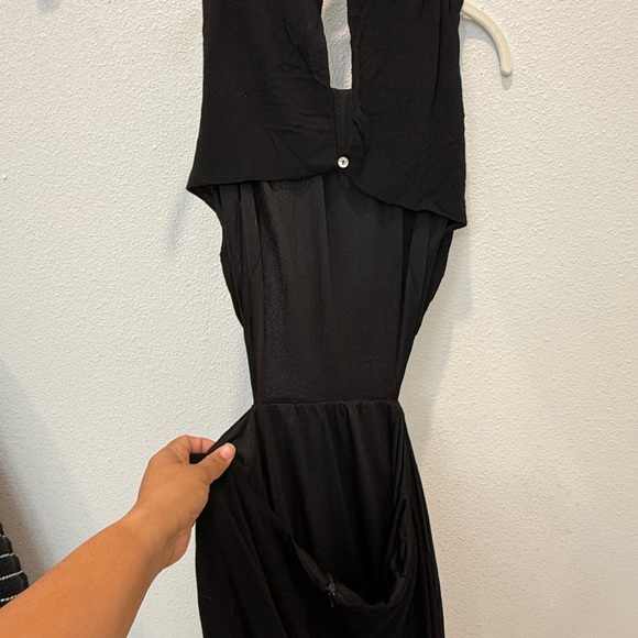 Black Sleeveless Dress - Picture 4 of 7